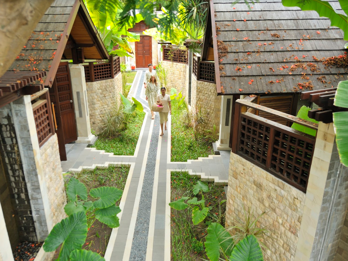 Holiday Island Resort & Spa 12