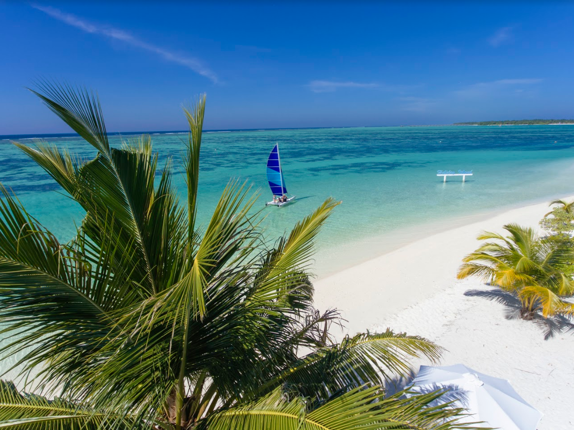 Holiday Island Resort & Spa 9