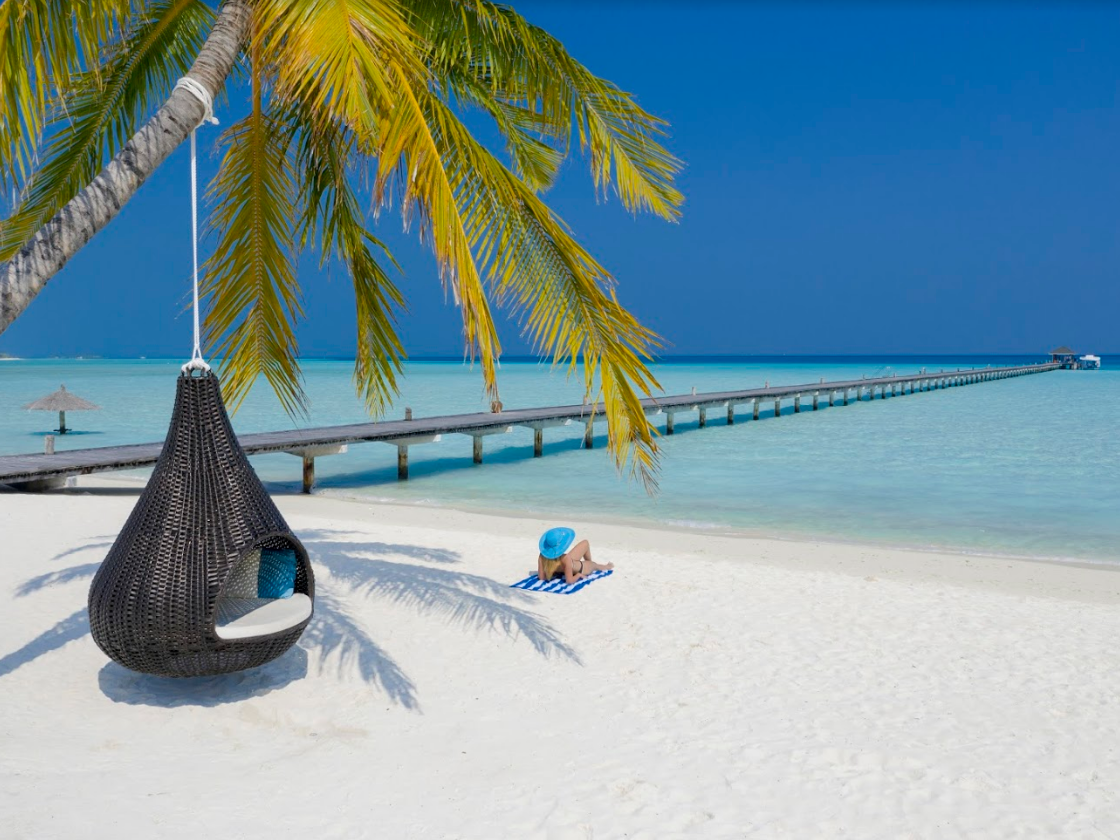 Holiday Island Resort & Spa 5