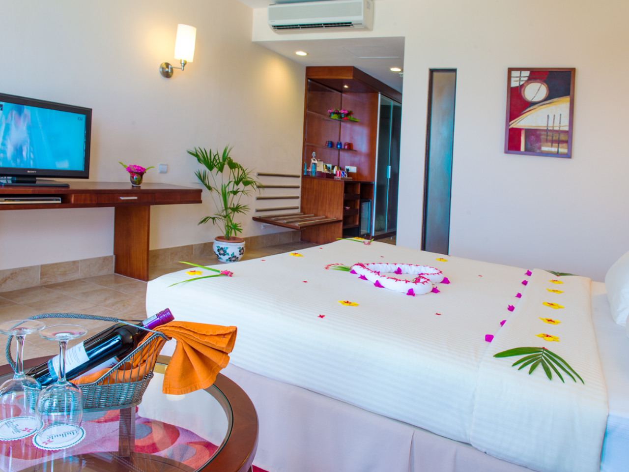 Hulhule Island Hotel 9