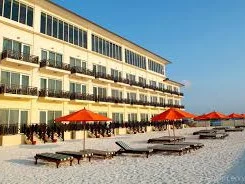 Hulhule Island Hotel 1