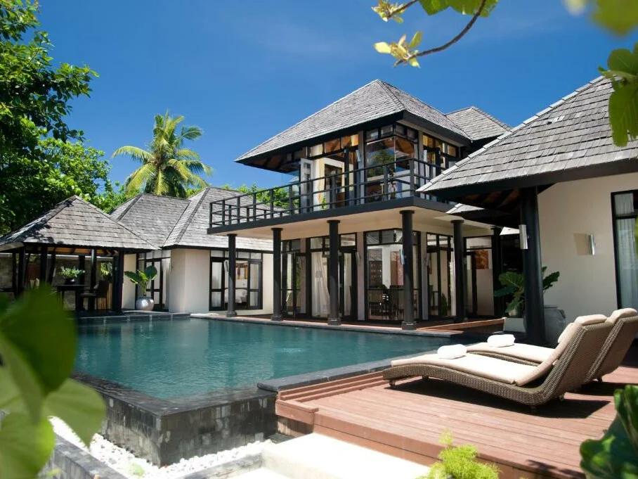 2 Bedroom Beach Pool Residence