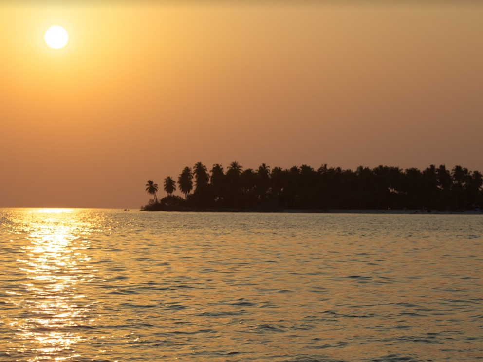 Komandoo Island Resort & Spa 11