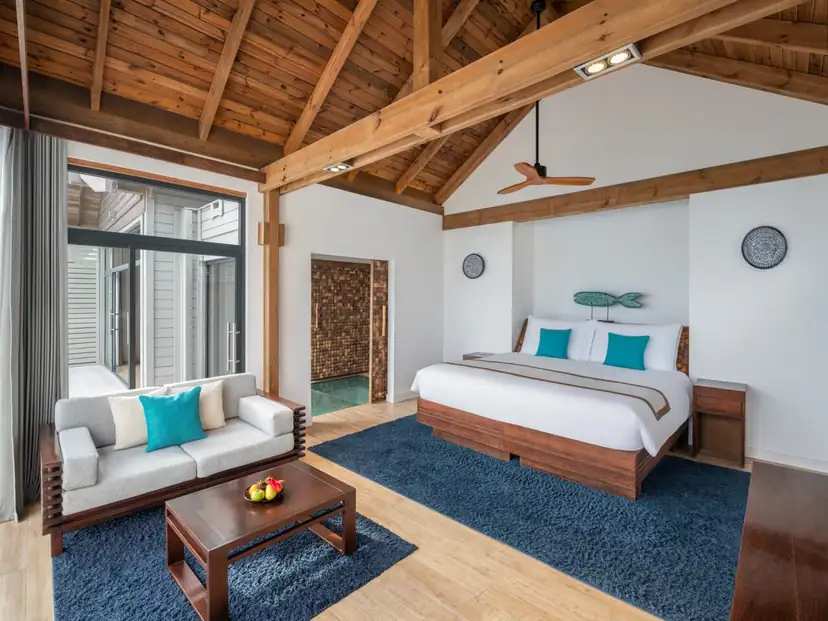 صورة: Kuredhivaru Resort and Spa: Overwater Pool Villa Sunrise