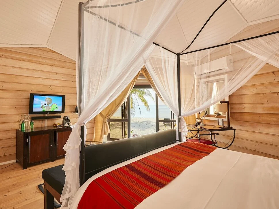 Kuredu Island Resort & Spa 8