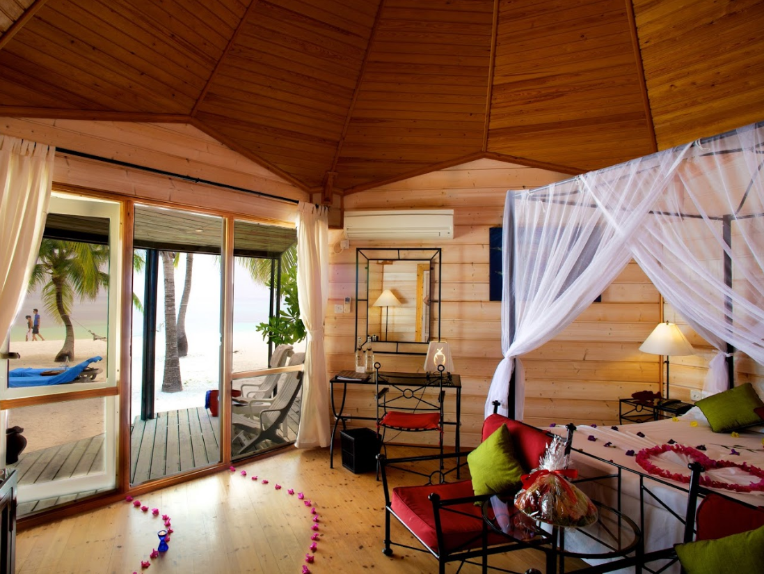 Kuredu Island Resort & Spa 13