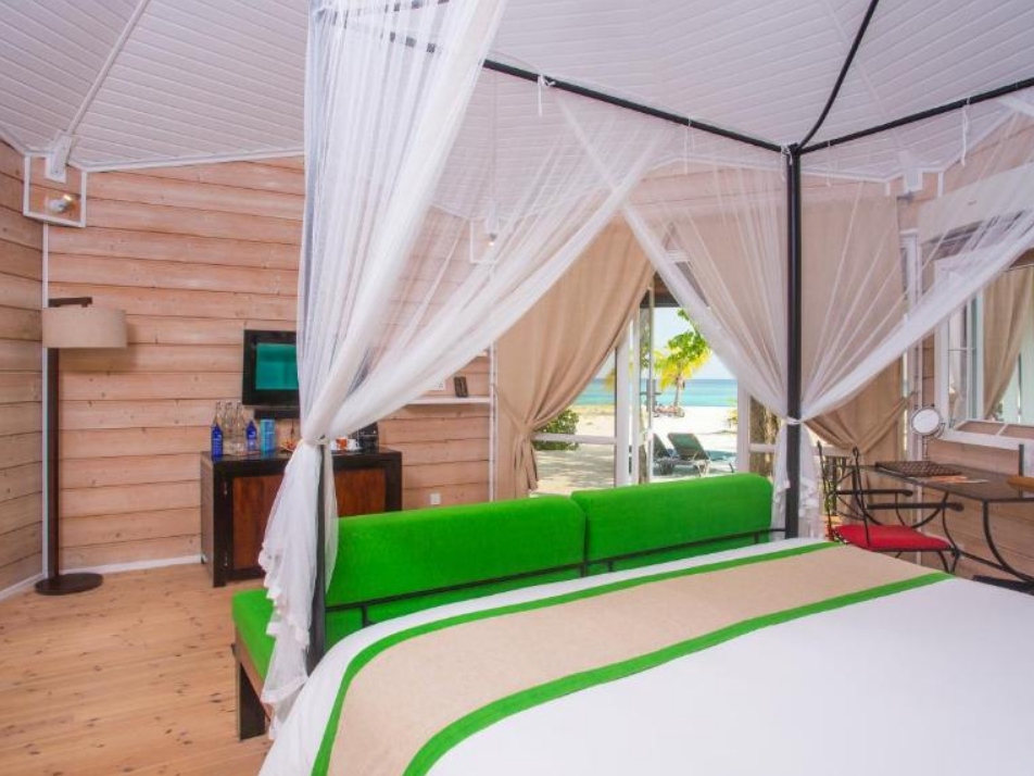 Kuredu Island Resort & Spa 12