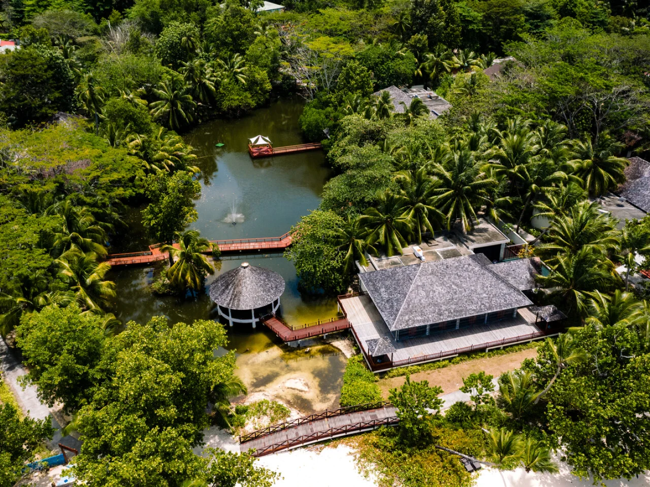 Labriz Silhouette Seychelles 16