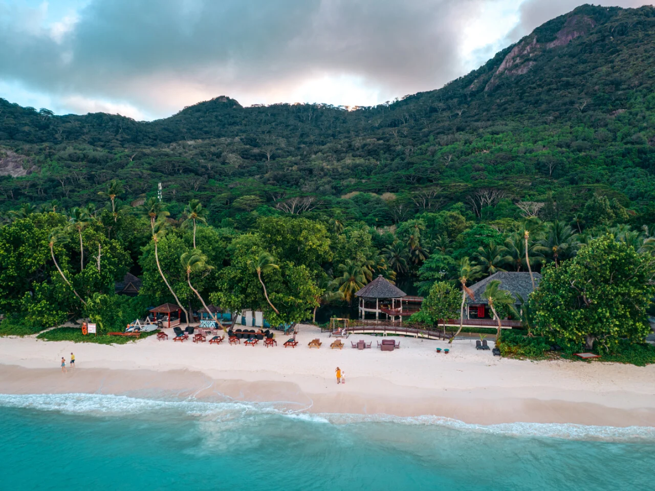 Labriz Silhouette Seychelles 11