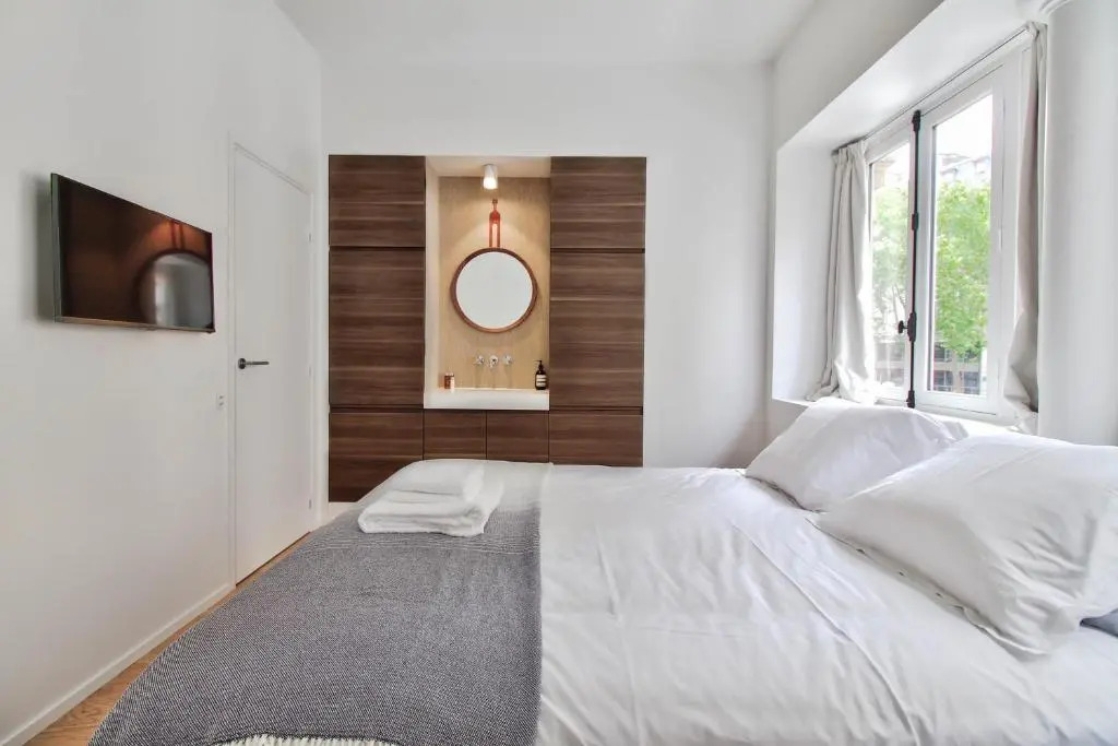 Louvre Luxury apartment 2