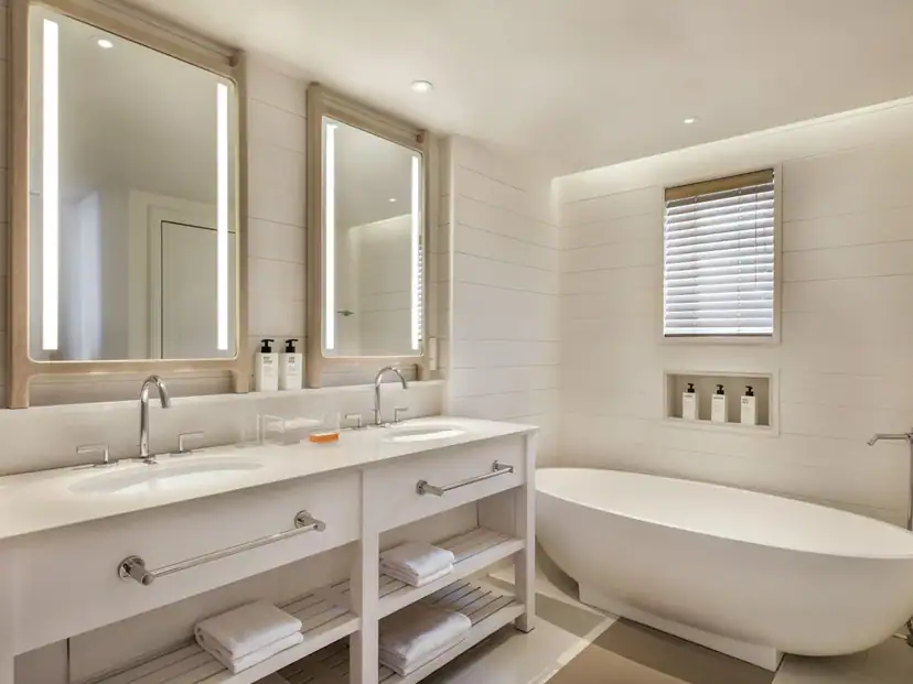 صورة: LUX* Belle Mare Villas & Suites: Beach-View Junior Suite