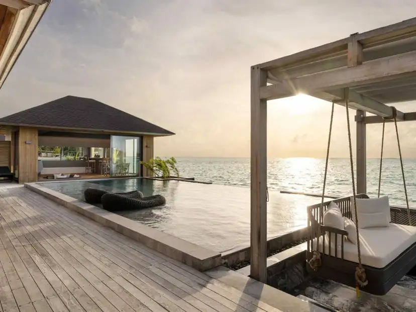 Madifushi Private Island: Tranquil Aqua Pool Villa