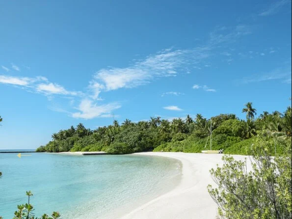 Makunudu Island 7