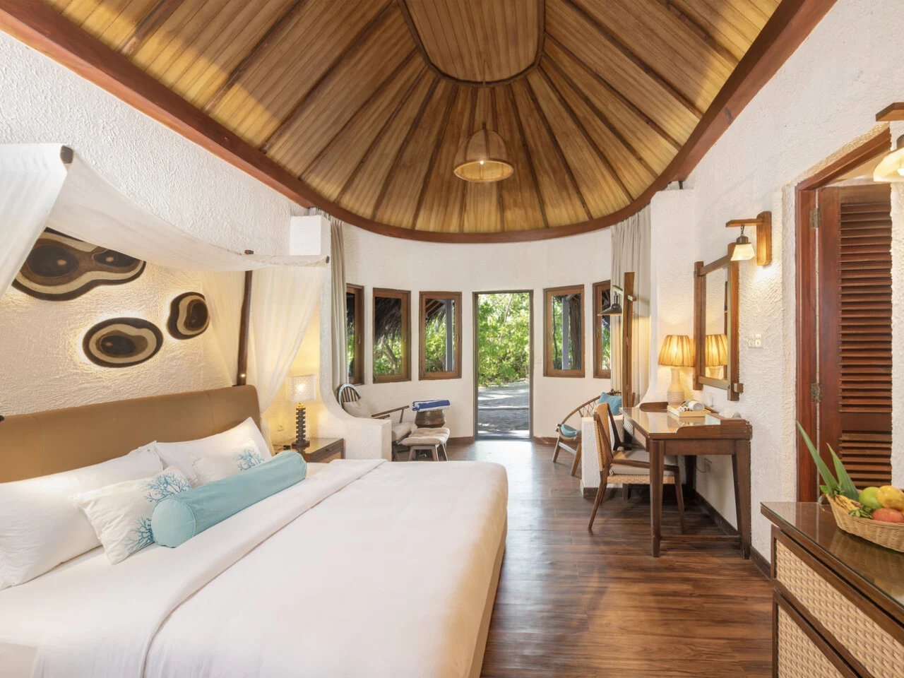 Makunudu Island 10