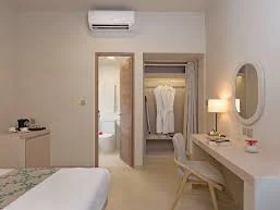 Malahini Kuda Bandos Resort 1