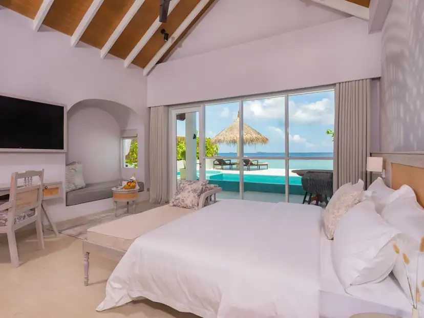 صورة: Malahini Kuda Bandos Resort: Sunrise Beach  Pool Villa