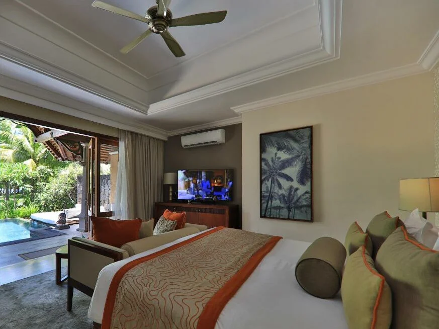 Beachfront Luxury Suite Pool Villa