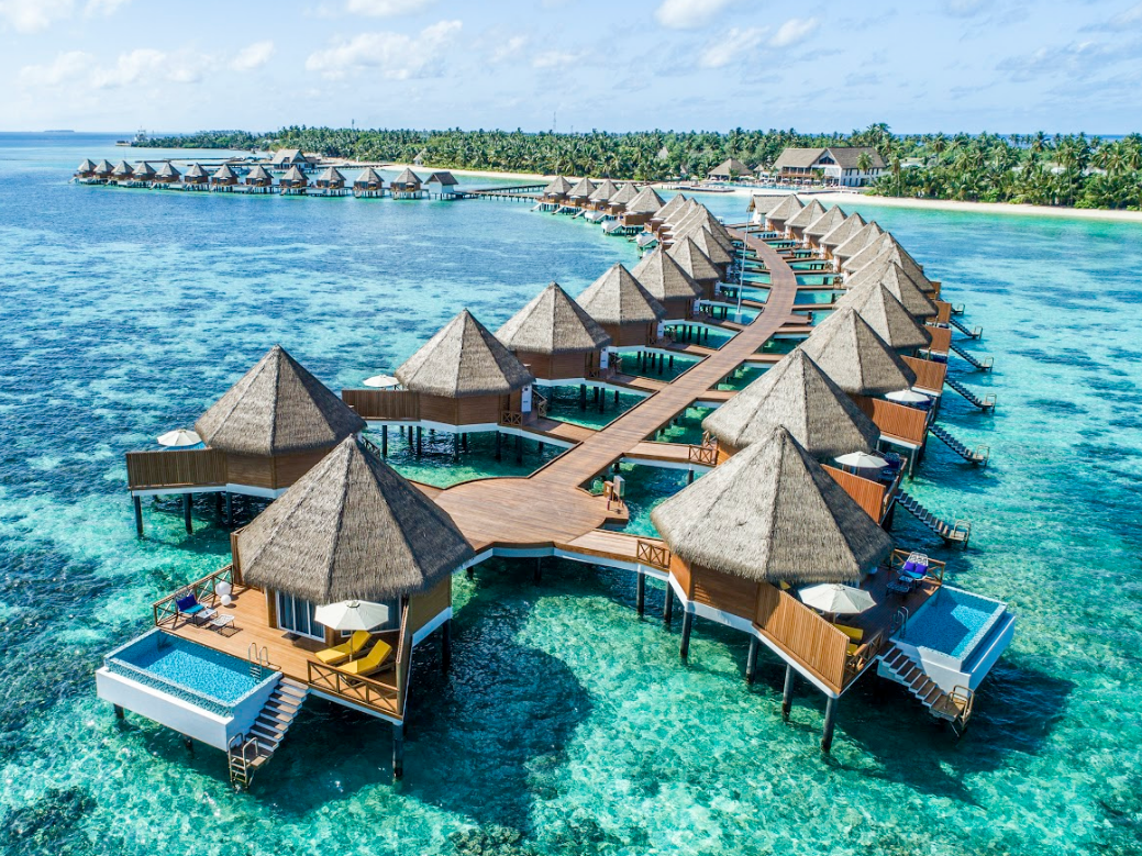 Mercure Maldives Kooddoo Resort 8