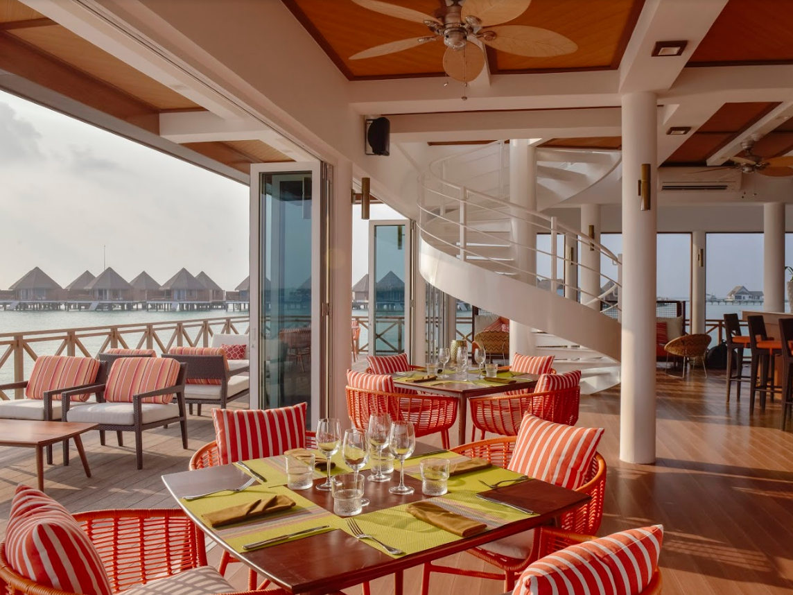 Mercure Maldives Kooddoo Resort 6
