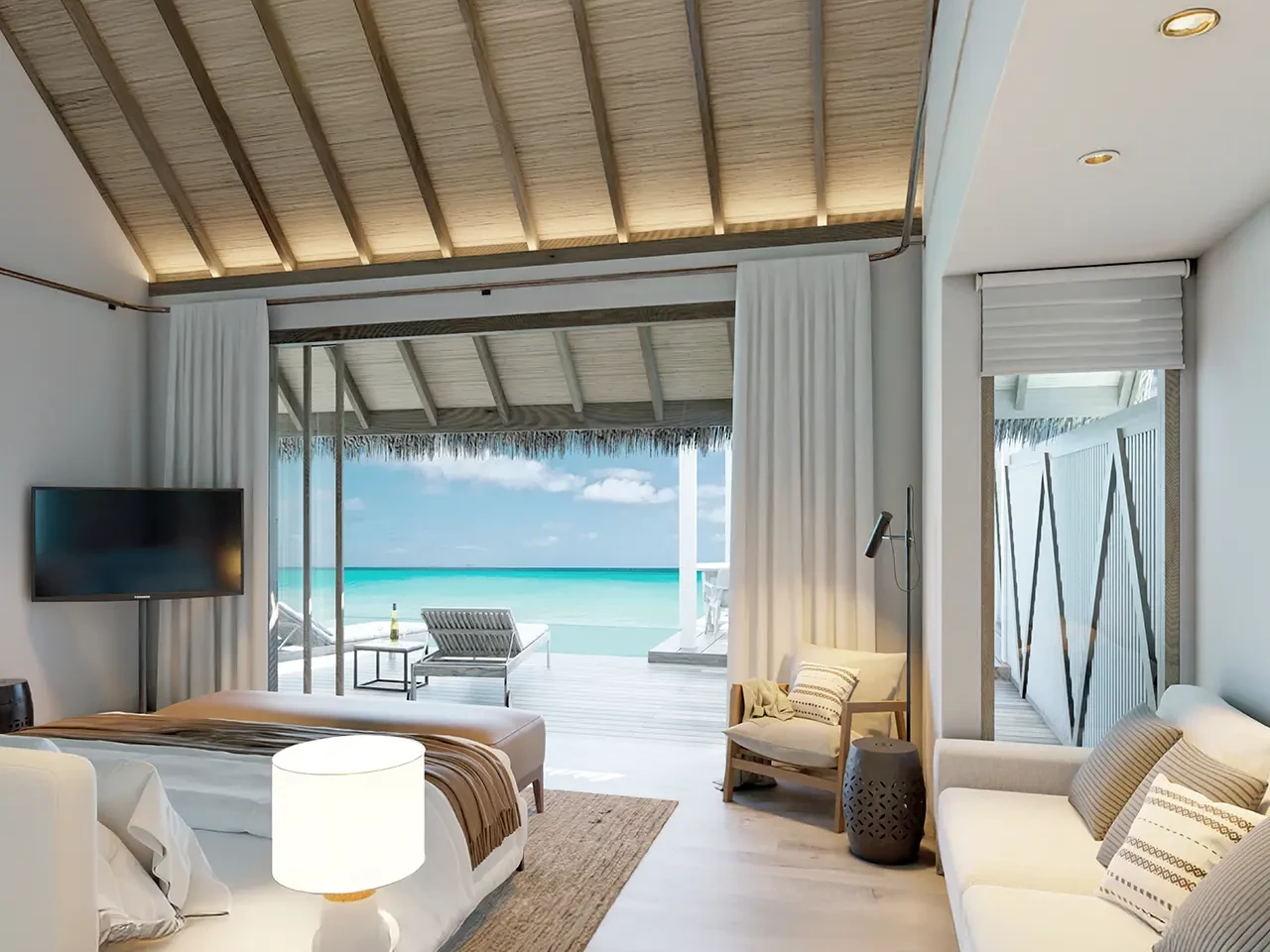 Semi-Ocean Pool Suite