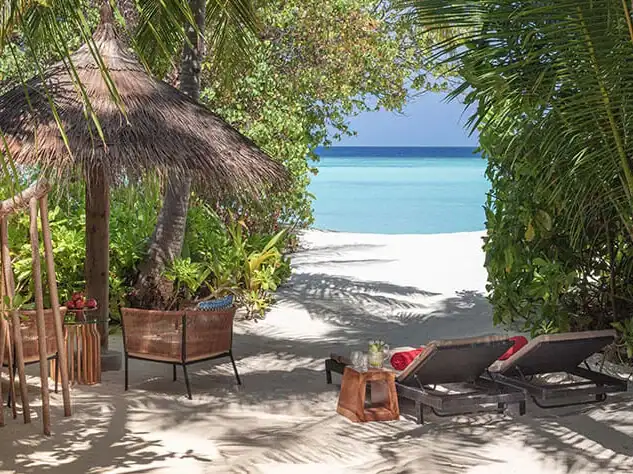 صورة: NH Collection Maldives Havodda Resort: Deluxe Sunrise Beach Villa