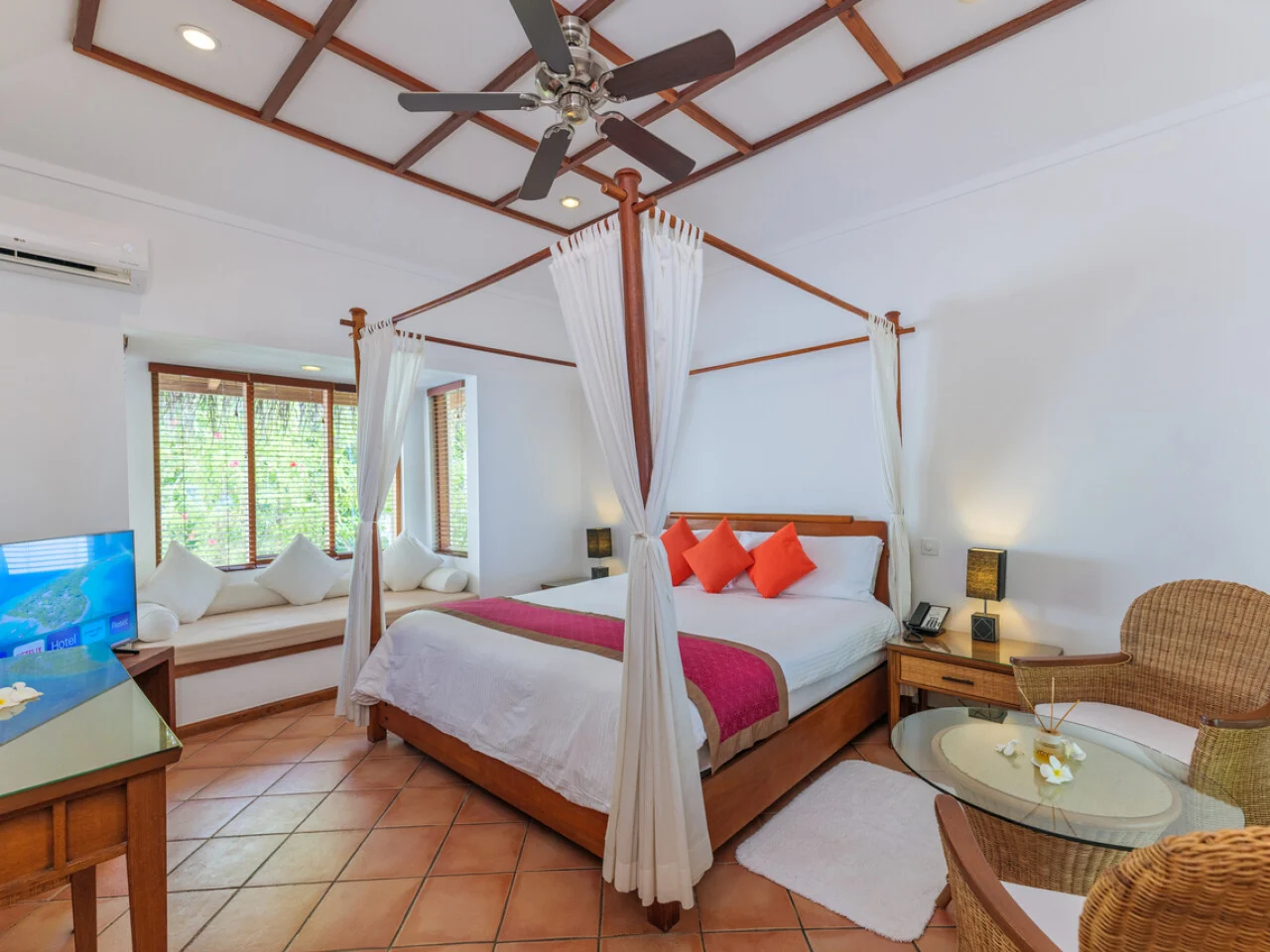 Niva Kuramathi Maldives 14