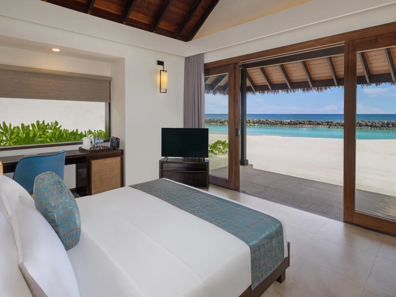 Grand Solana - Two Bedroom Beach Villa with Private Pool & Jacuzzi