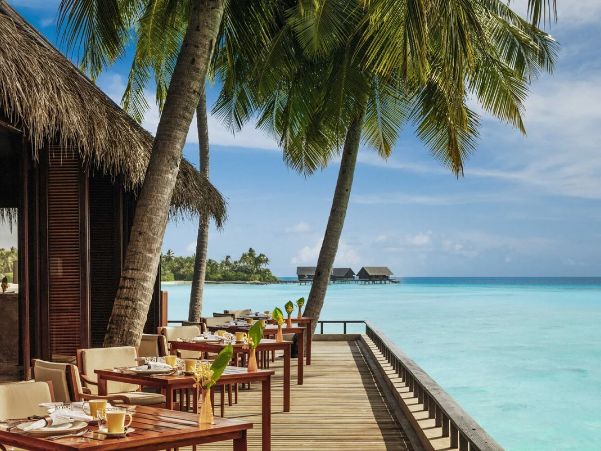 One & Only Reethi Rah 12