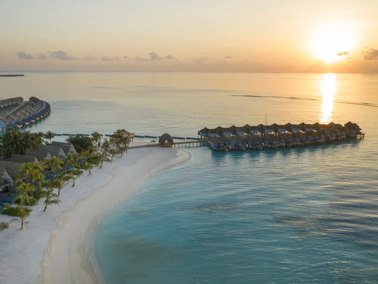 Outrigger Maldives Maafushivaru Resort 4