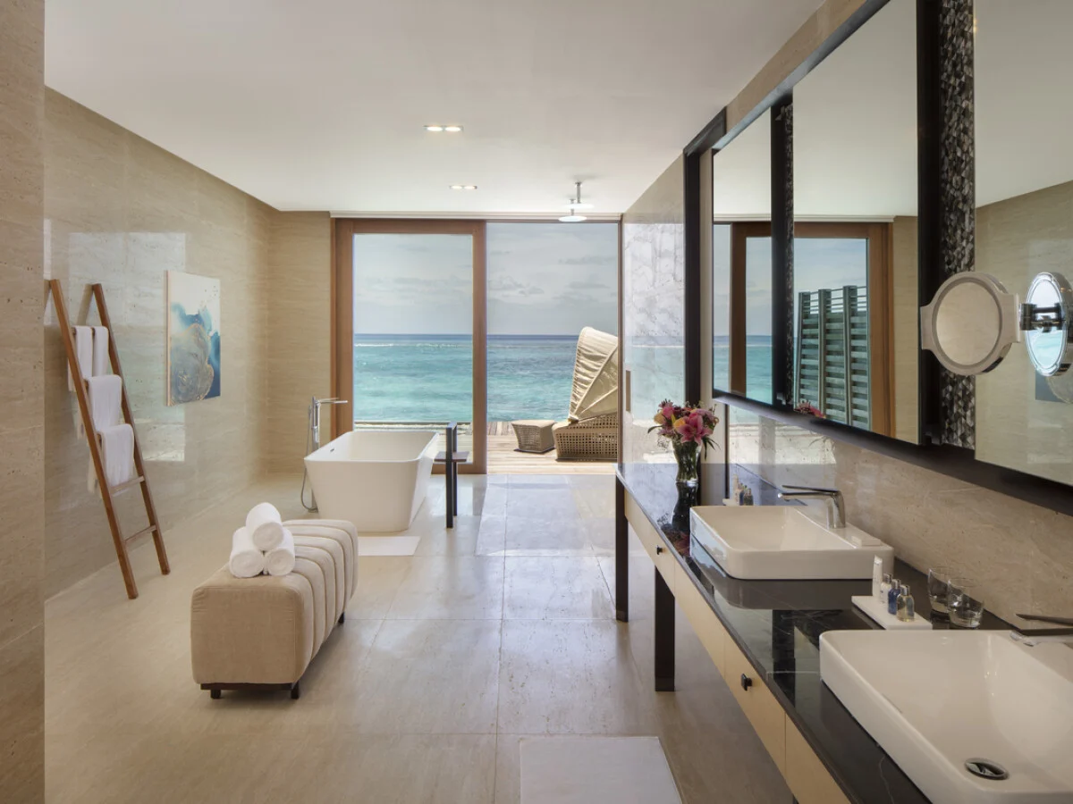Radisson Blu Resort Maldives 11