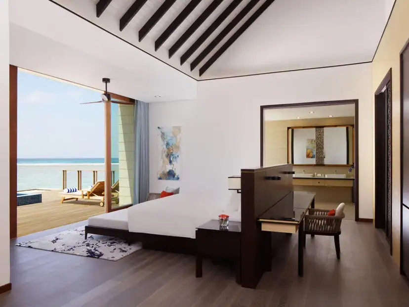 صورة: Radisson Blu Resort Maldives: Overwater Villa - Pool & Sunrise View