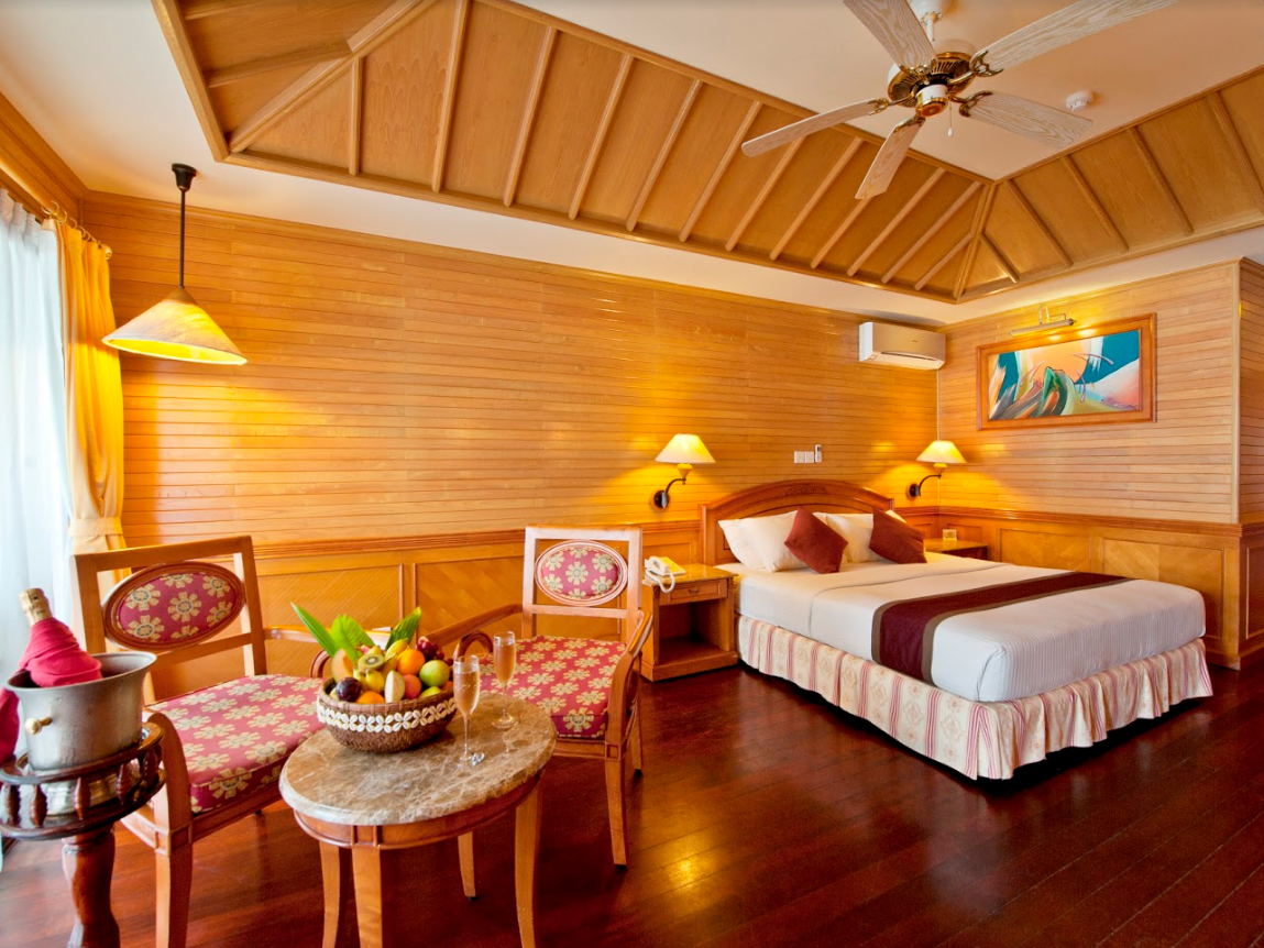 Royal Island Resort & Spa 3