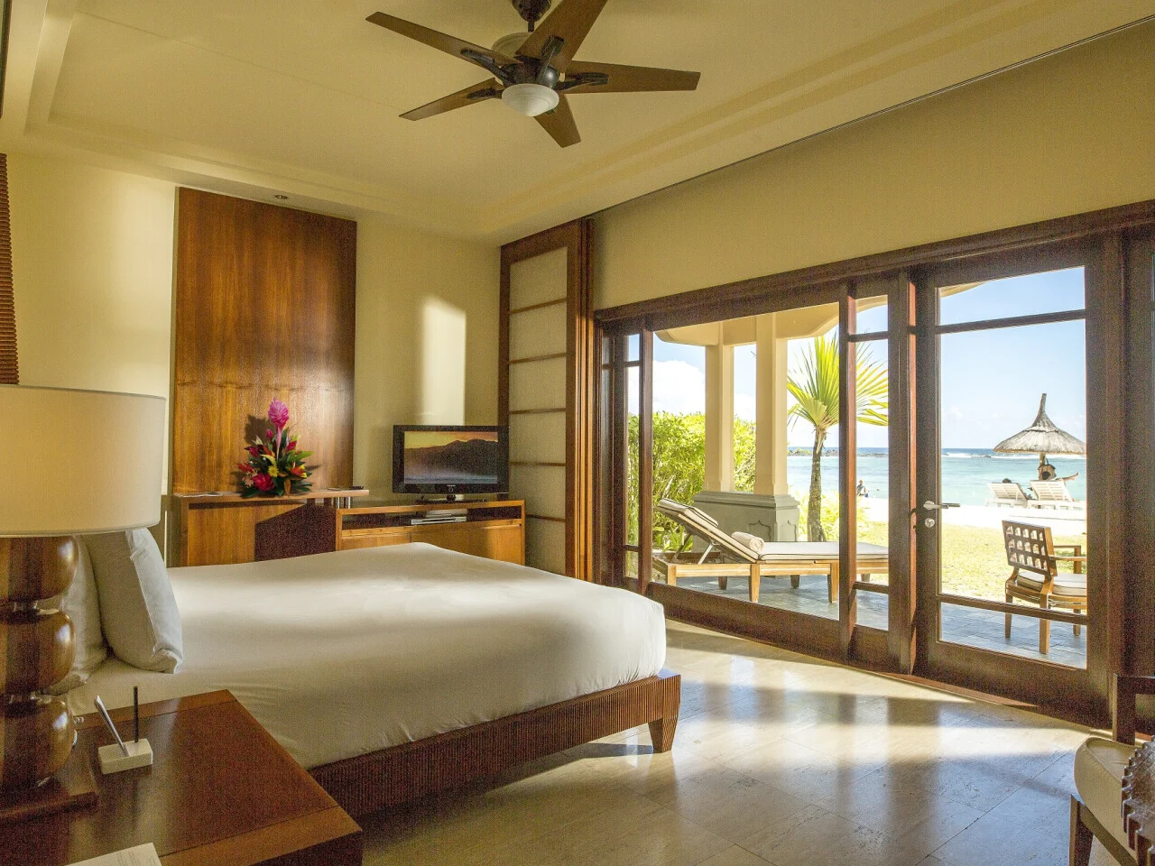 Junior Suite Beachfront (renovated) (ground floor)