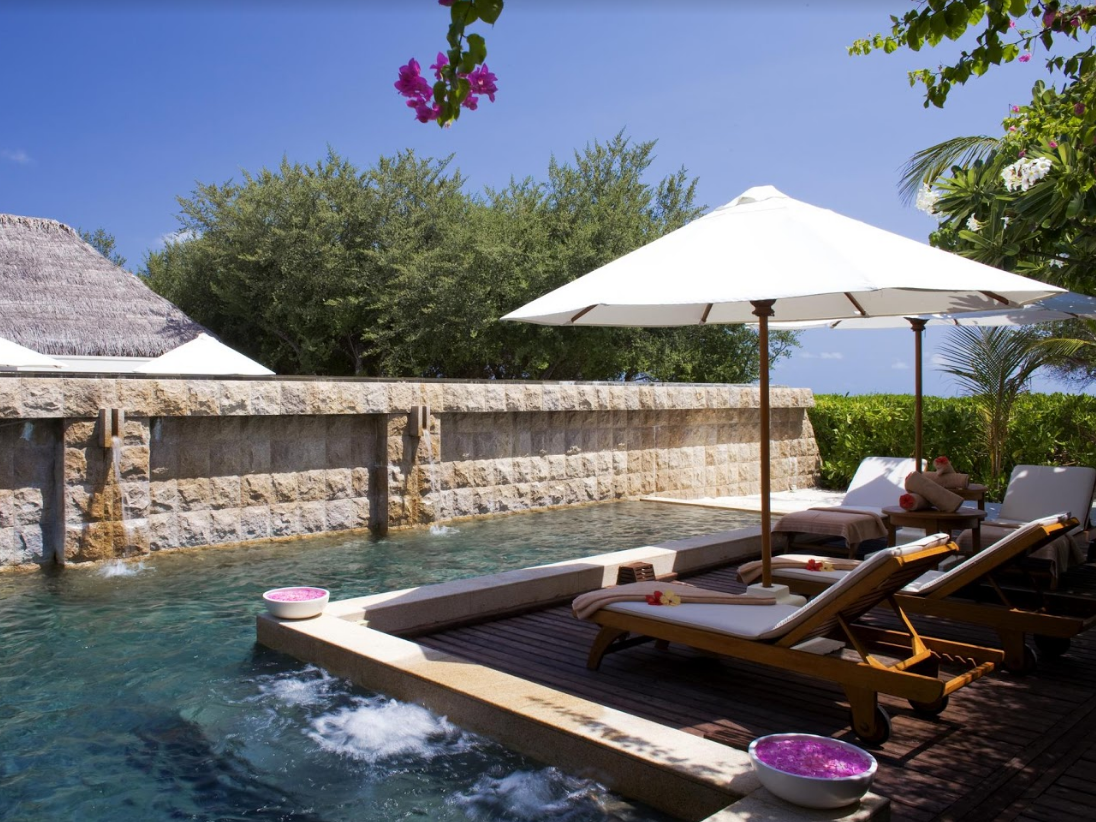 Sheraton Maldives Full Moon Beach & Spa 7