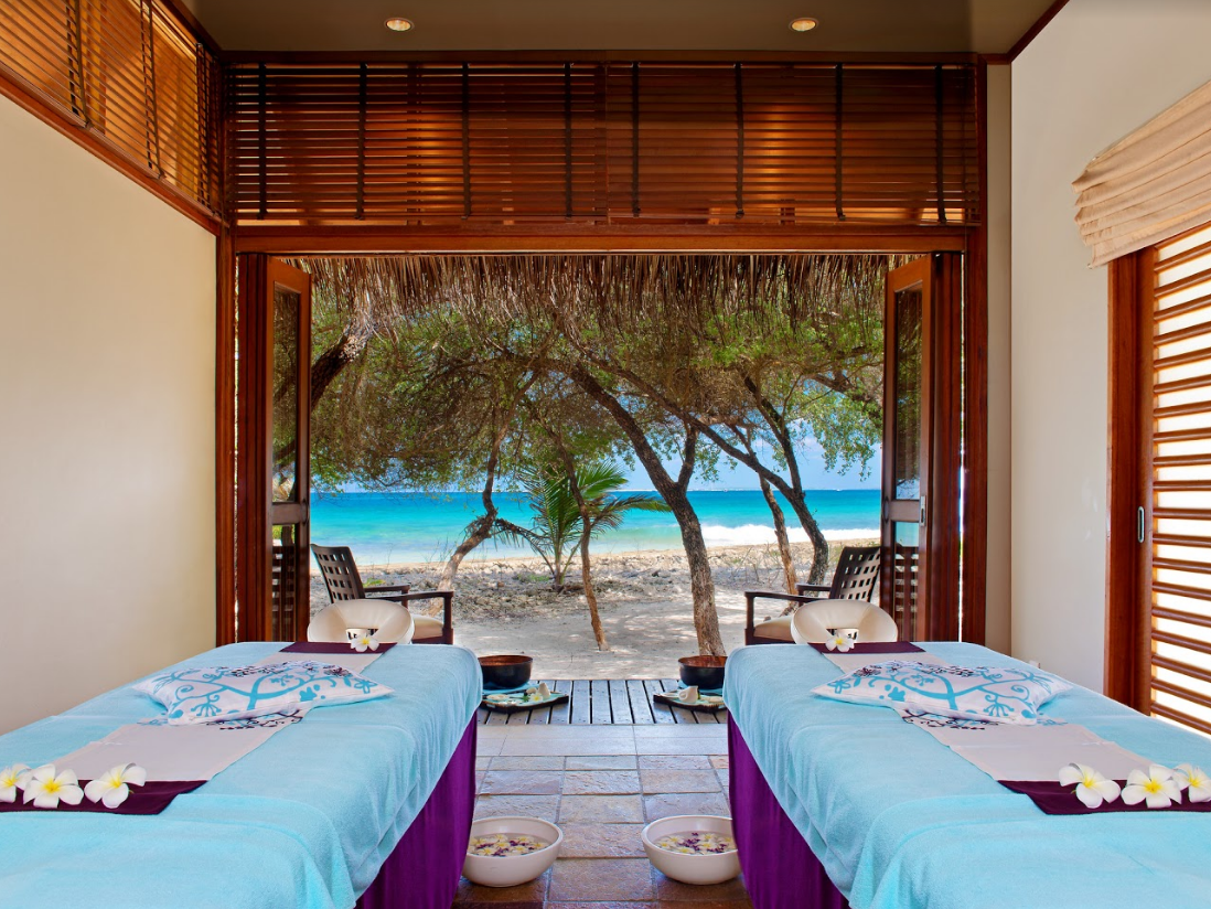 Sheraton Maldives Full Moon Beach & Spa 16
