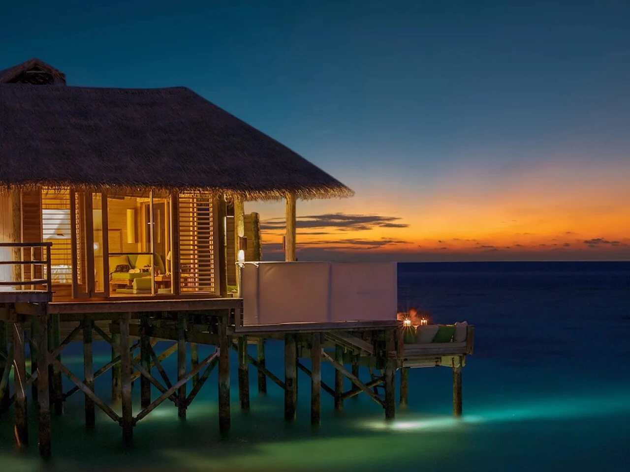 Sunset Laamu Water Villa with Pool