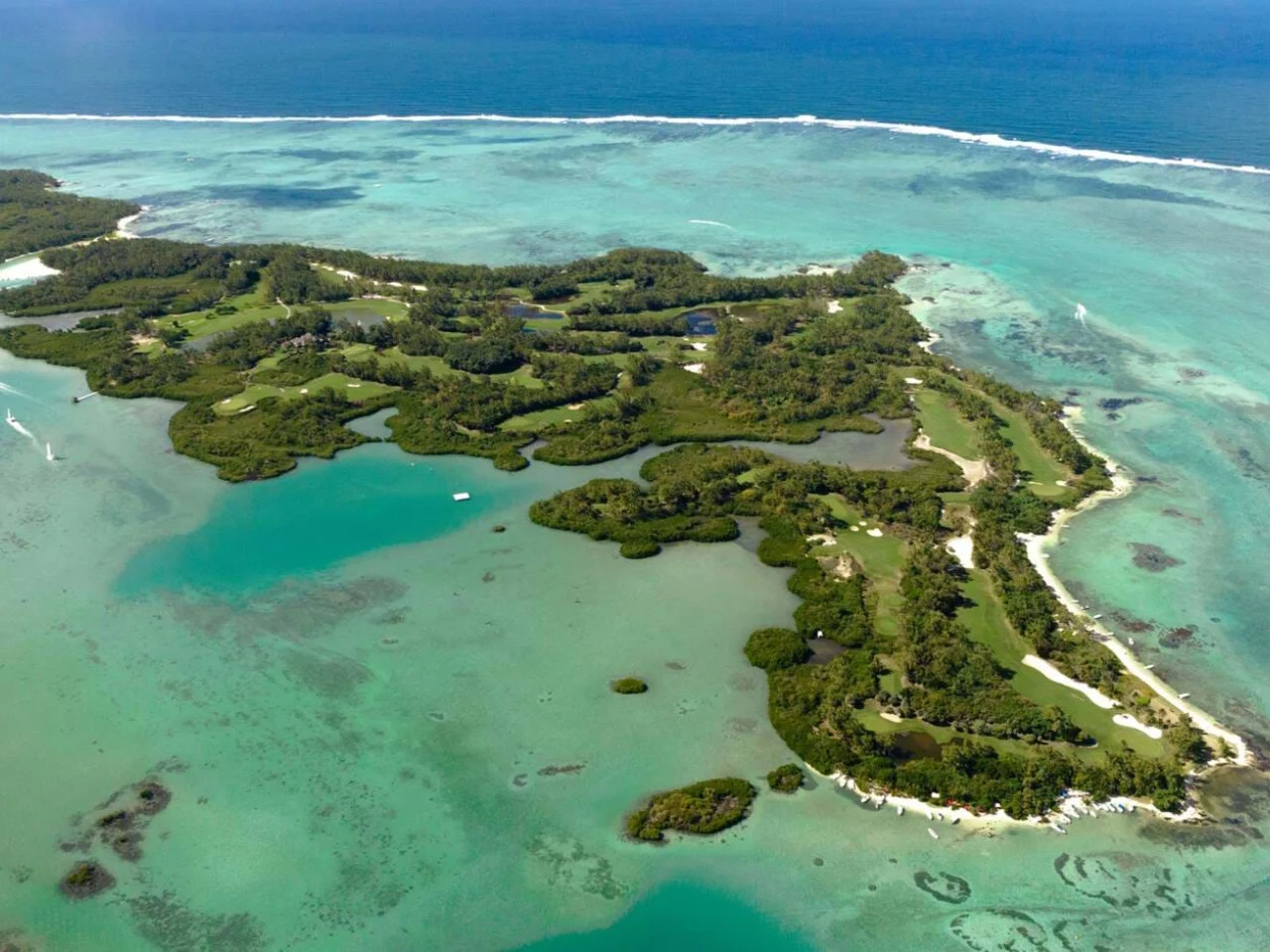 The Bay Club at Anahita 2