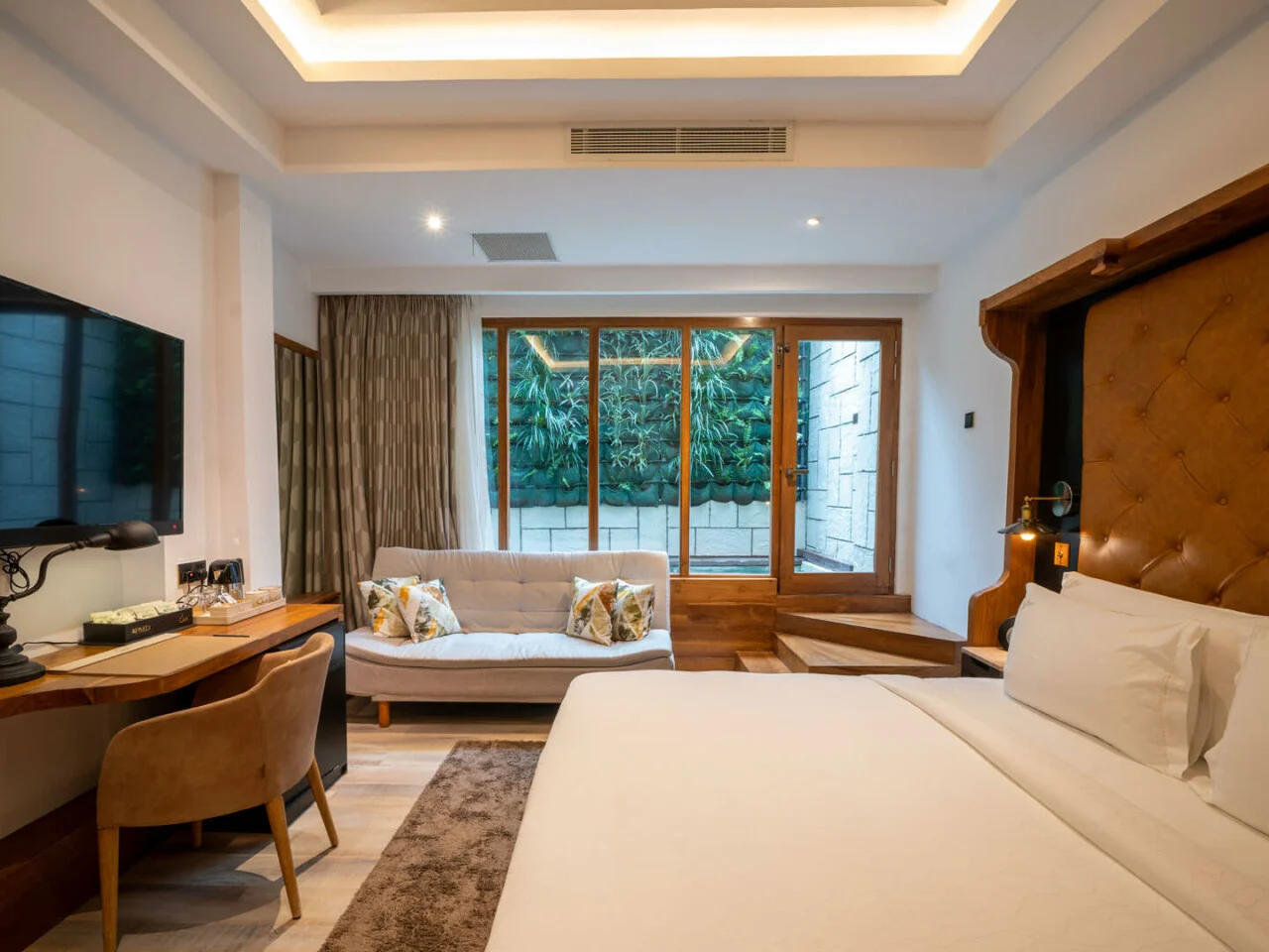 The Radh Hotel 3