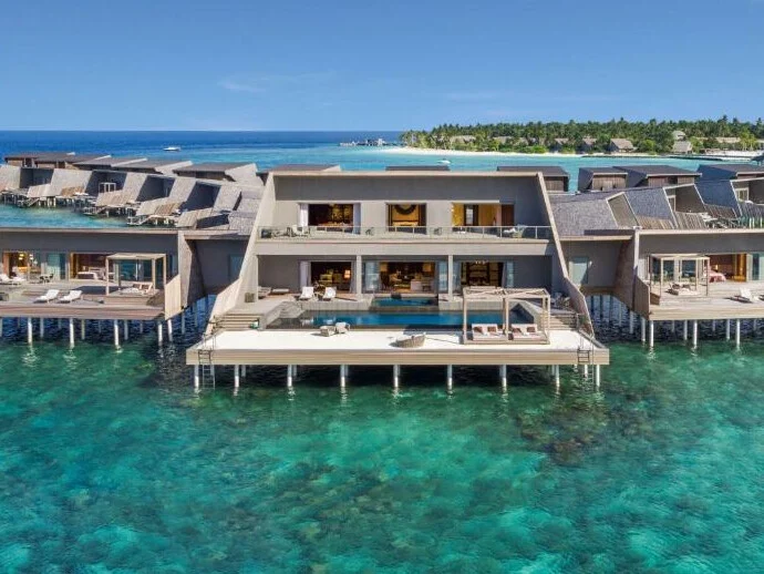The St. Regis Maldives Vommuli Resort 6