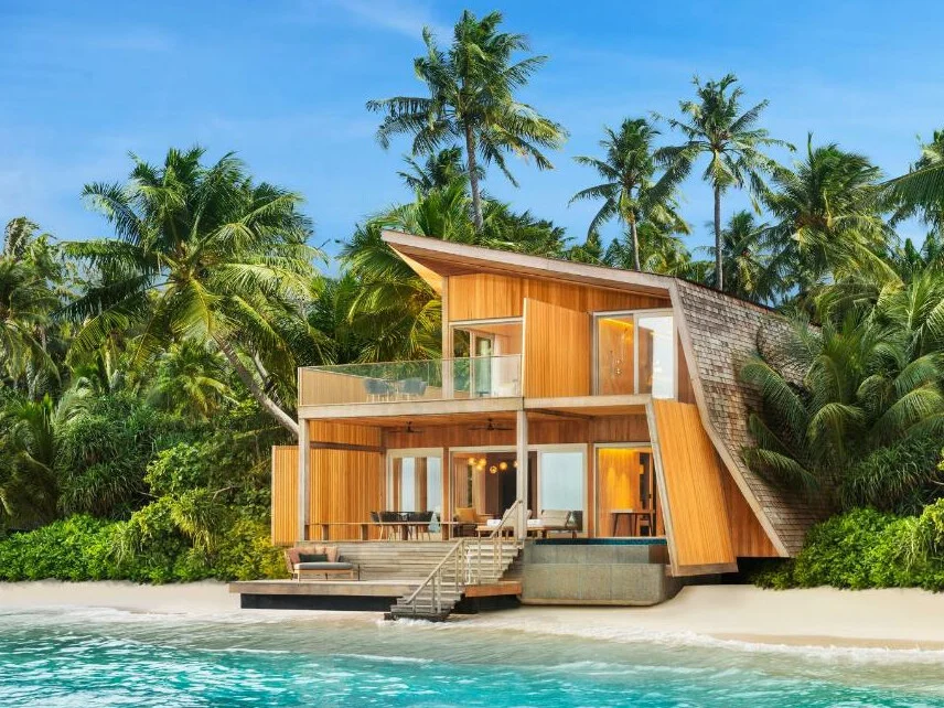 The St. Regis Maldives Vommuli Resort 19