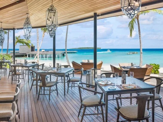 The St. Regis Maldives Vommuli Resort 6