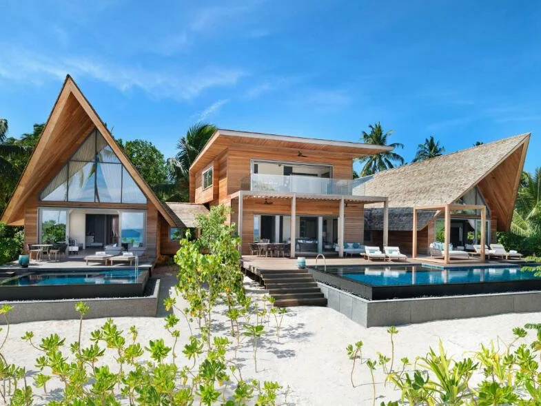 The St. Regis Maldives Vommuli Resort