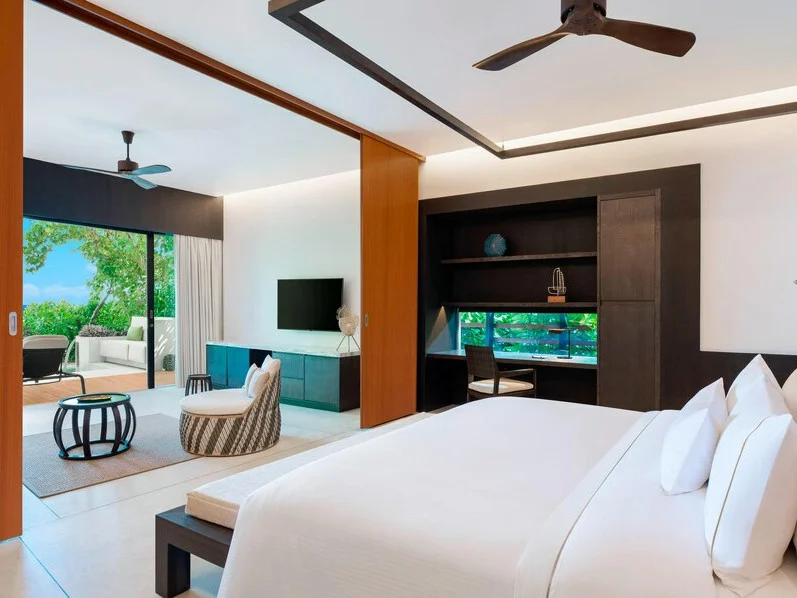 The Westin Maldives Miriandhoo Resort 18
