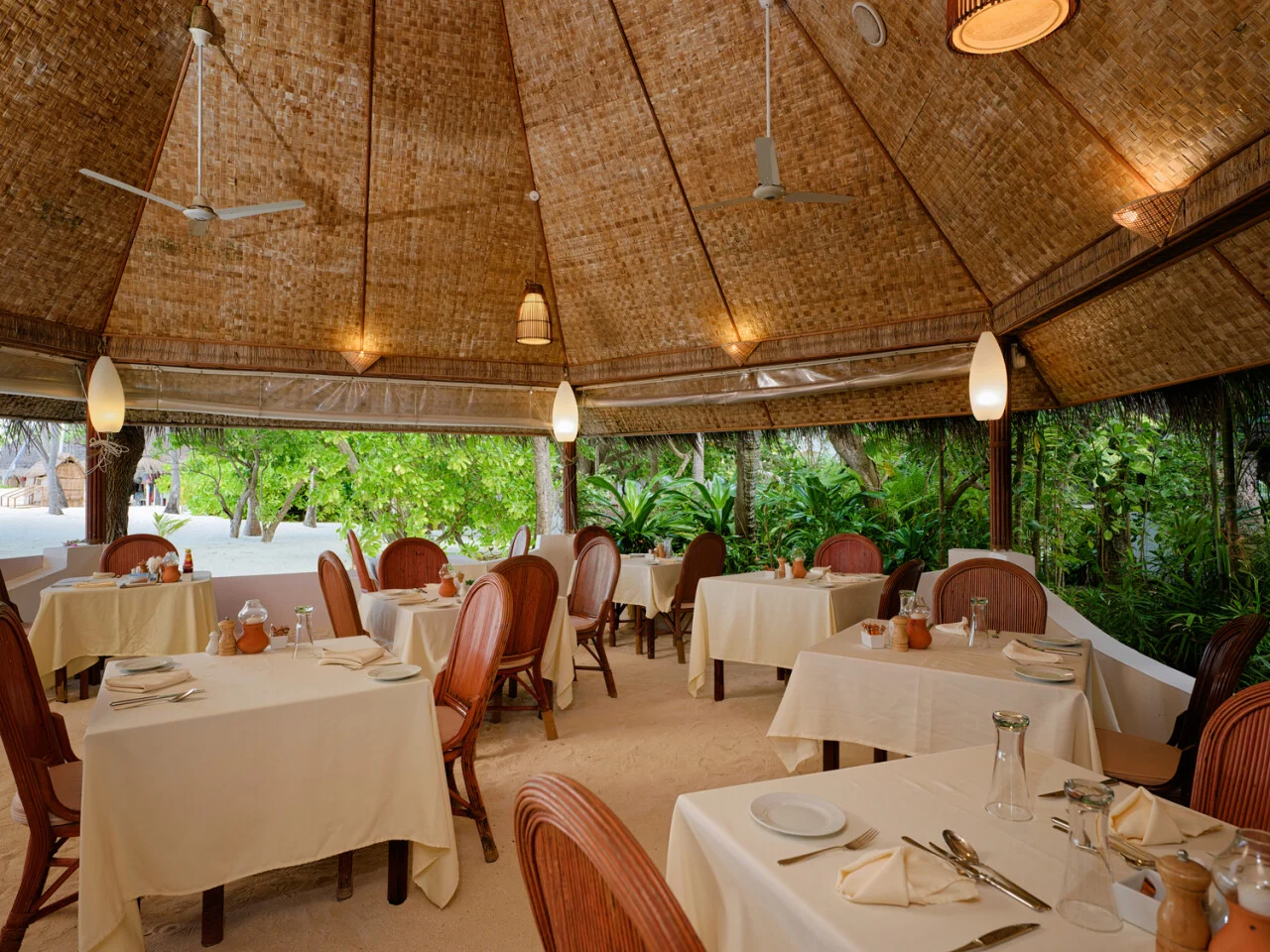 Thulhagiri Island Resort & Spa 8
