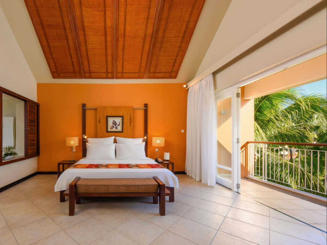 Victoria Beachcomber Resort & Spa 10