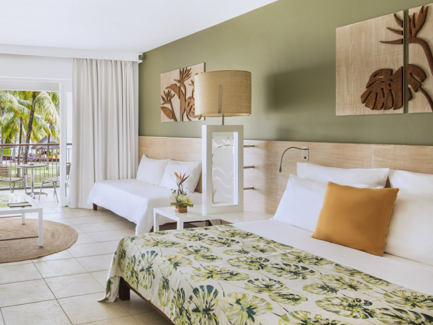 Victoria Beachcomber Resort & Spa
