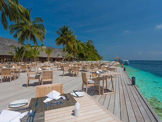 Vilamendhoo Island Resort & Spa 10