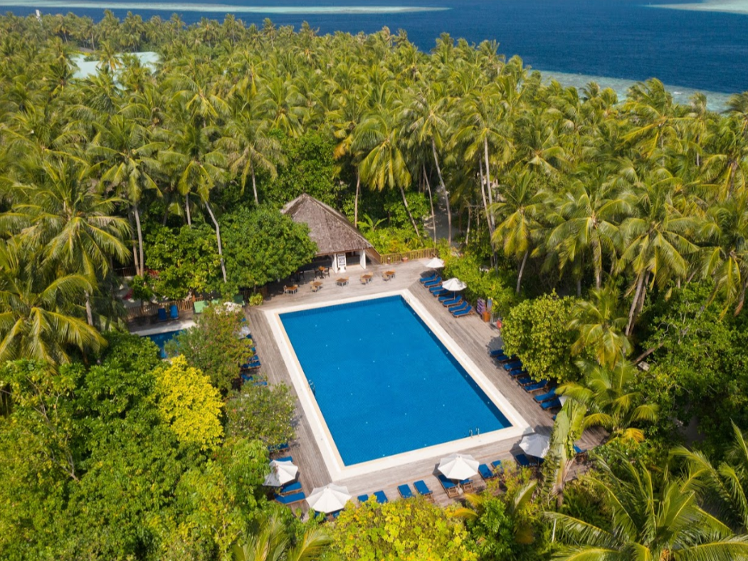 Vilamendhoo Island Resort & Spa 1