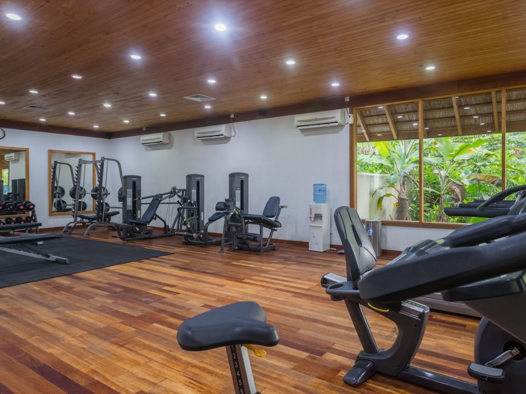 Vilamendhoo Island Resort & Spa 5