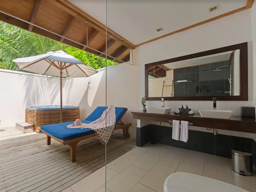 Vilamendhoo Island Resort & Spa